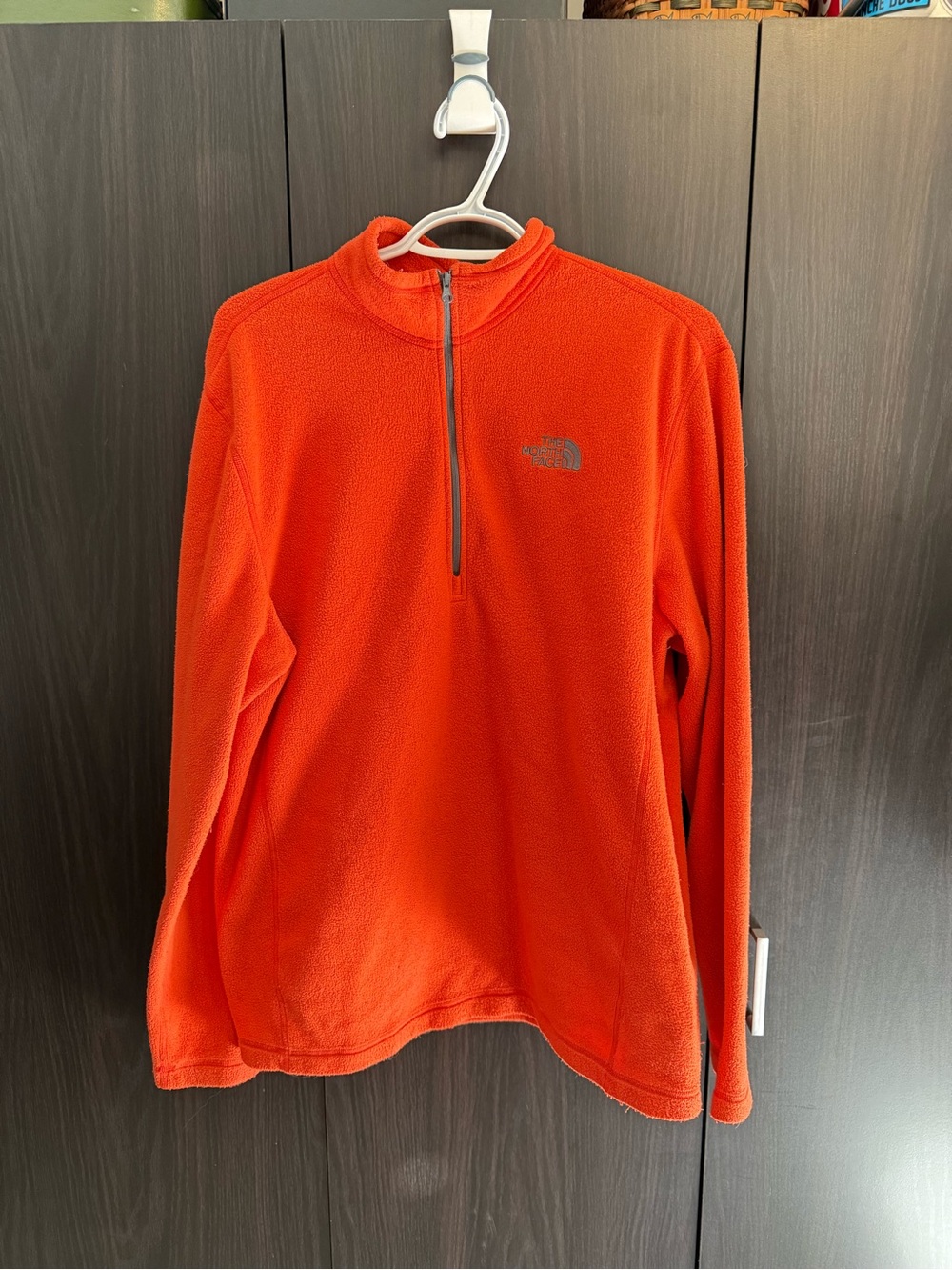 The North Face 1/4 zip - men’s lrg